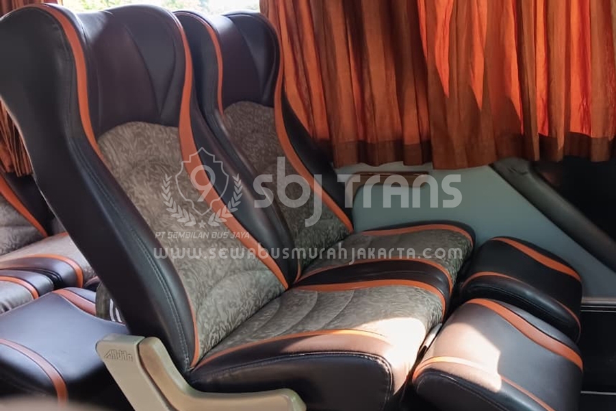 Sewa Big Bus Executive 28 Seats – Kenyamanan Kelas Wahid dengan Fasilitas Mewah