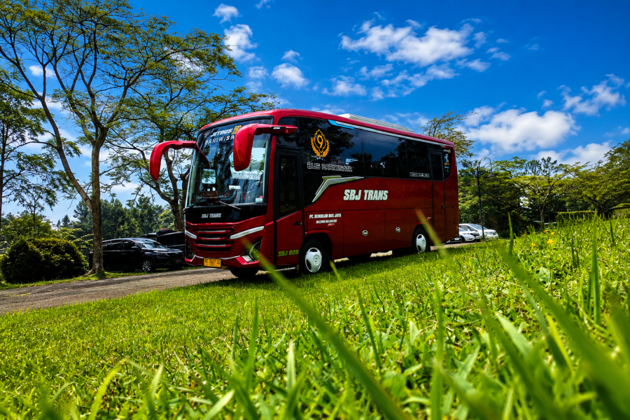 Sewa Medium Bus Jakarta Puncak SBJ Trans Hemat & Nyaman