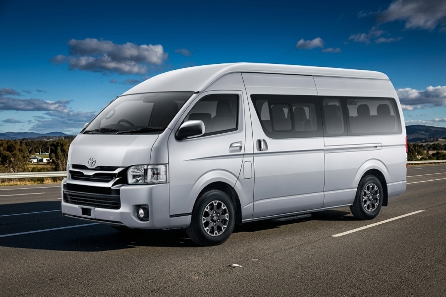 Sewa Mobil Toyota HiAce Commuter